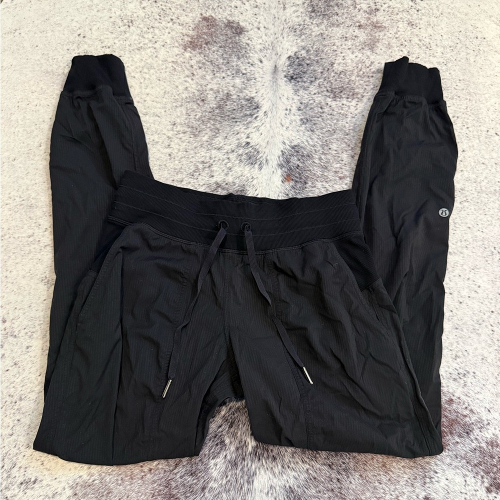 Lululemon black joggers